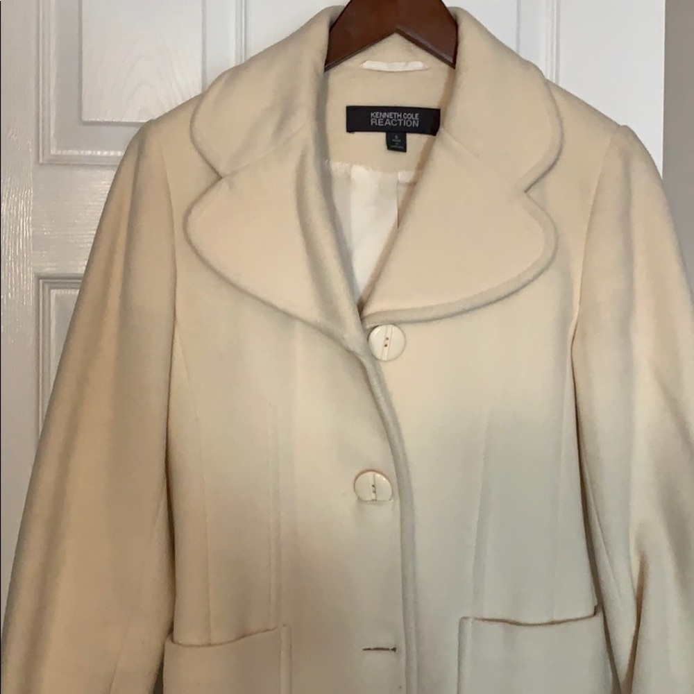 Kenneth Cole Ivory long wool blend coat. Size 6